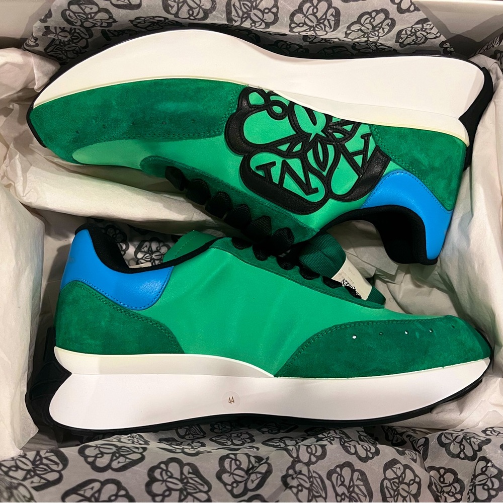 Brand new Alexander McQueen - Green - New Lux Satin Sneaker